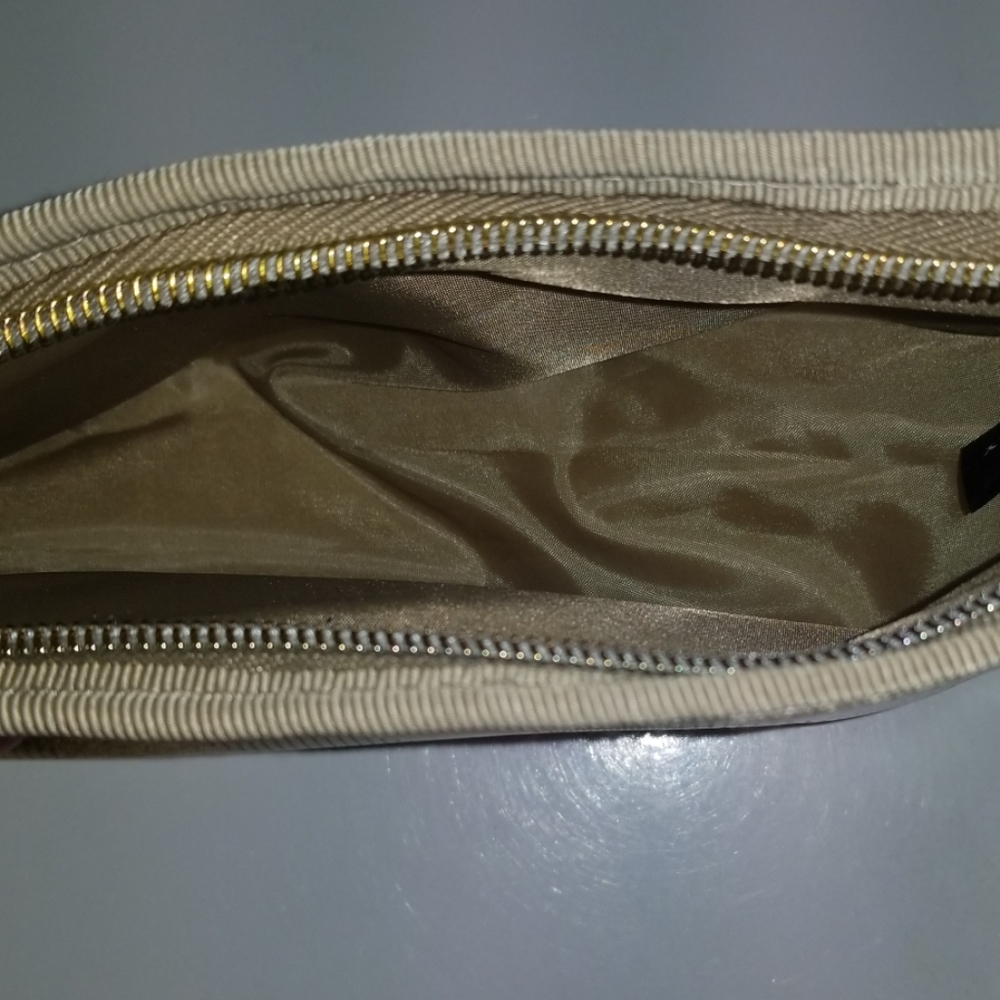 Burberry Pouch - Picture 3 of 6